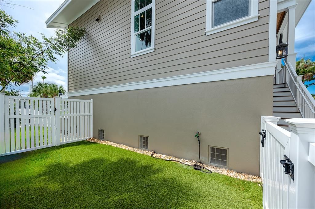 Backyard, Exterior