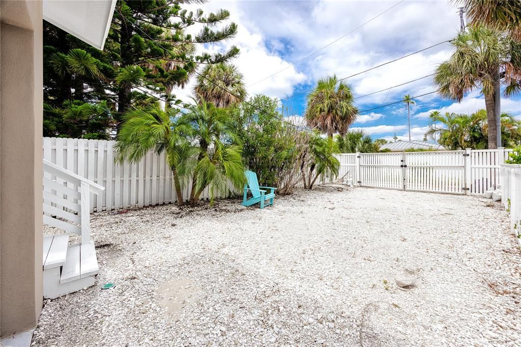 Backyard, Exterior