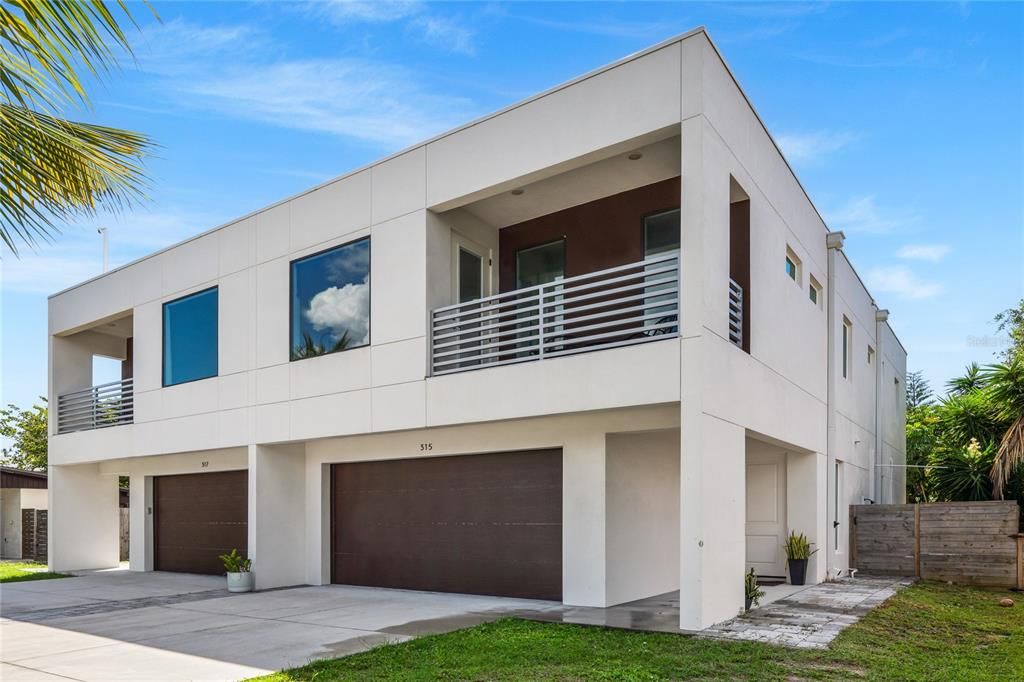 Attached, Exterior, Facade, Modern