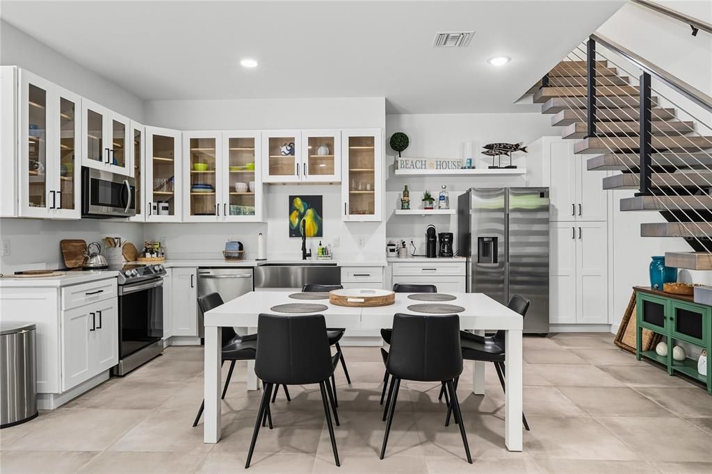 Dining room, Interior, Kitchen, Recessed Lighting, Stainless Steel Appliances