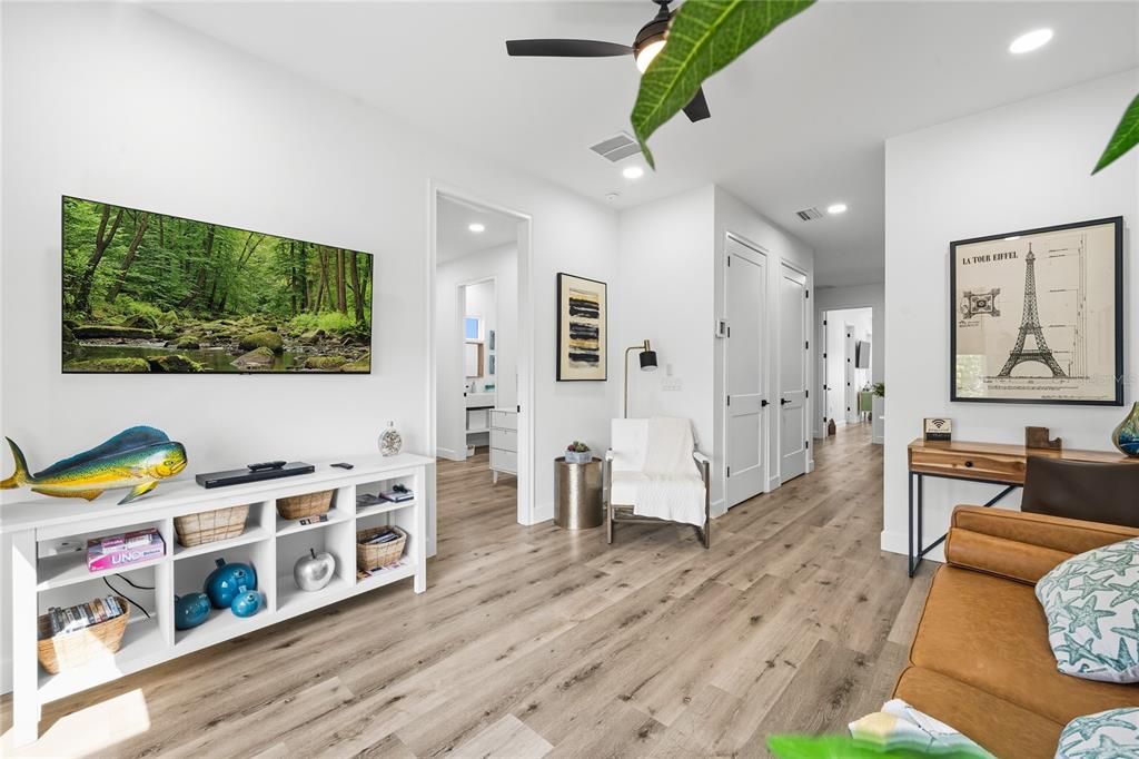 Interior, Recessed Lighting, Wood Texture Flooring