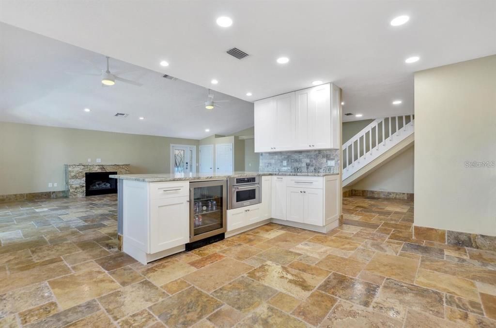 Fireplace, Interior, Kitchen, Recessed Lighting