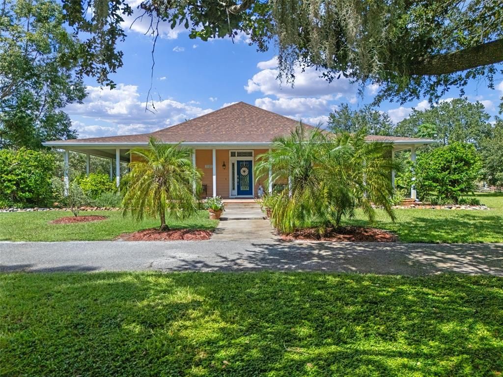Backyard, Exterior, Facade, Ranch