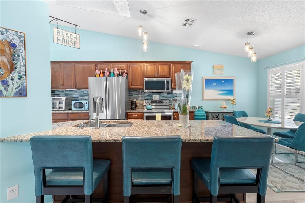 Dining room, Interior, Kitchen, Pendant Lights, Stainless Steel Appliances