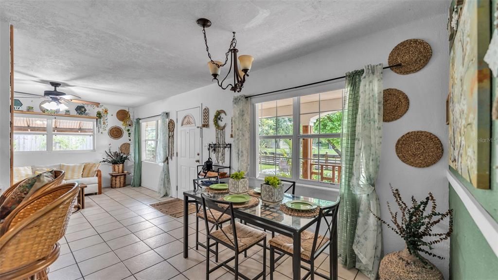 Dining room, Interior, Pendant Lights