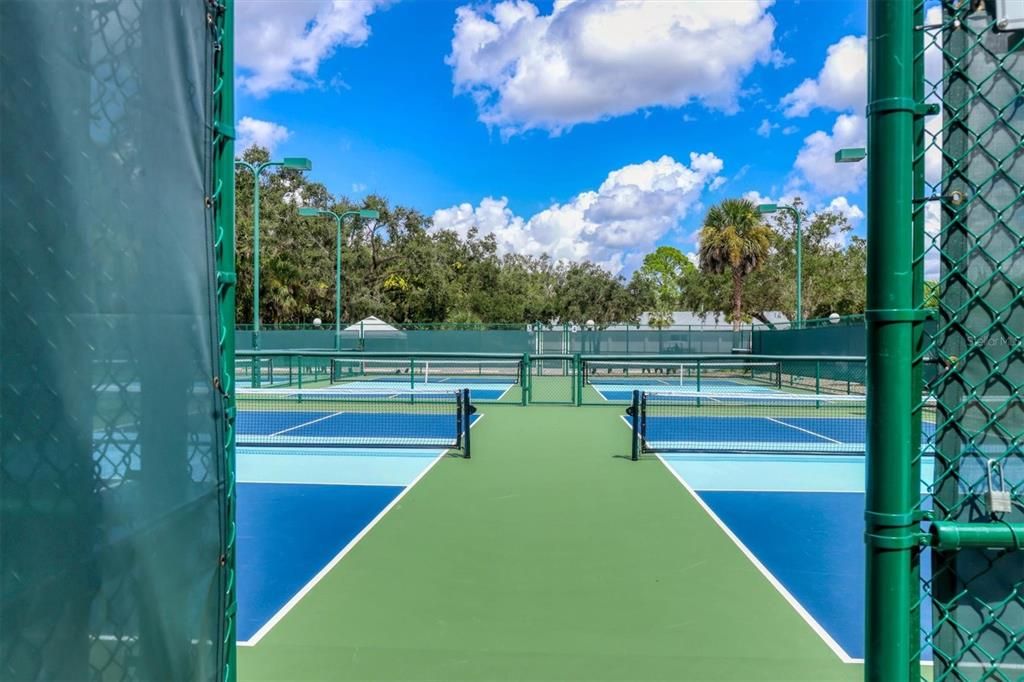 Exterior, Tennis Courts
