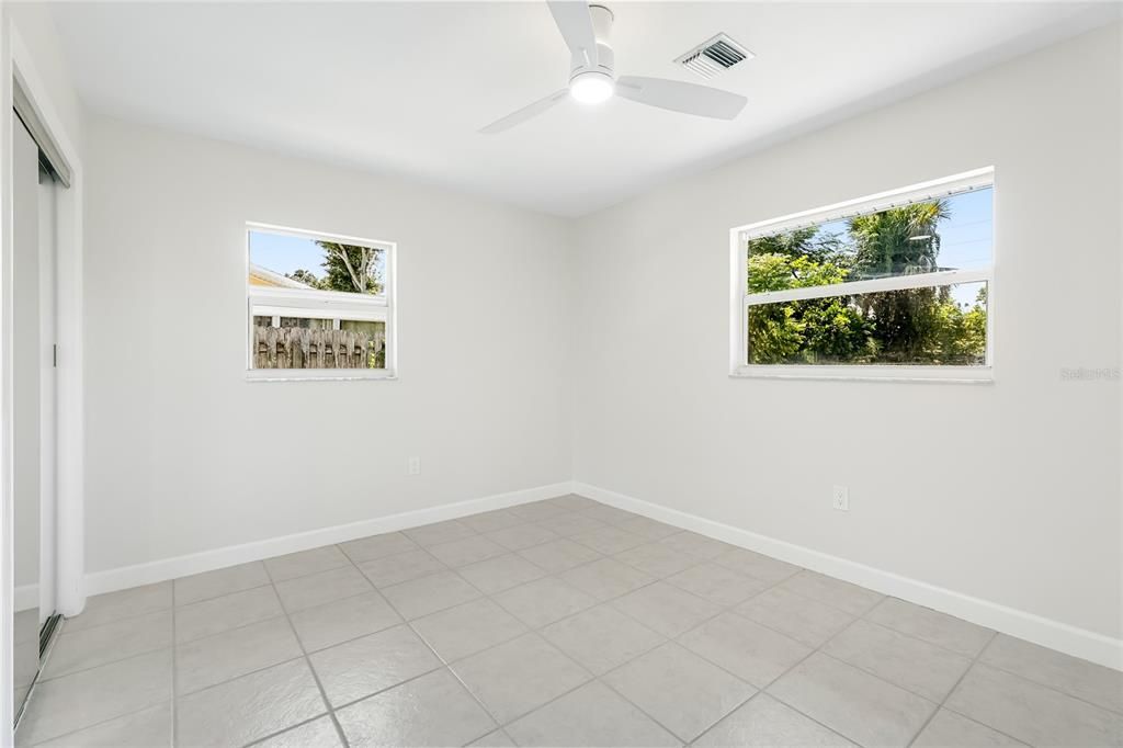 Empty room, Interior