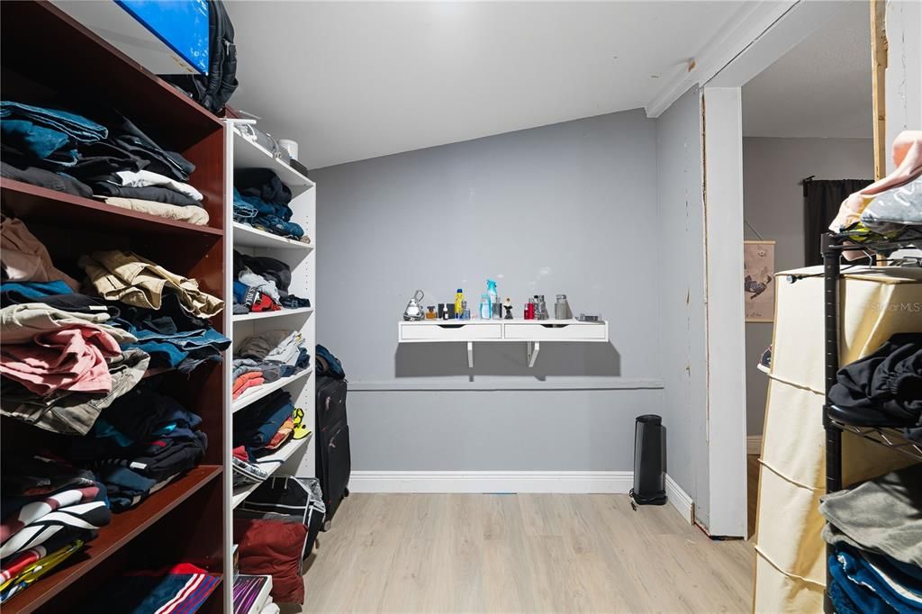 Interior, Walk-in Closets, Wood Texture Flooring