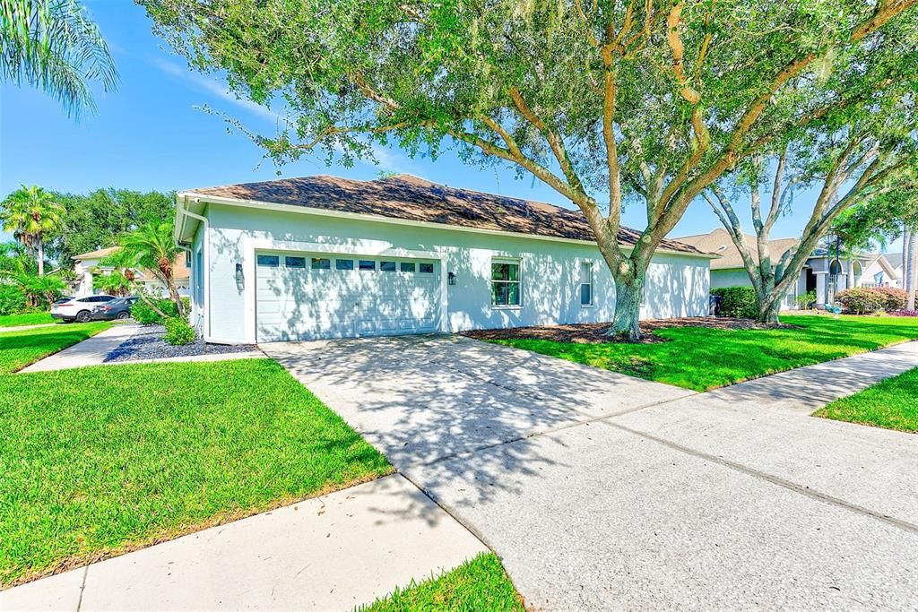 Attached, Exterior, Facade, Ranch