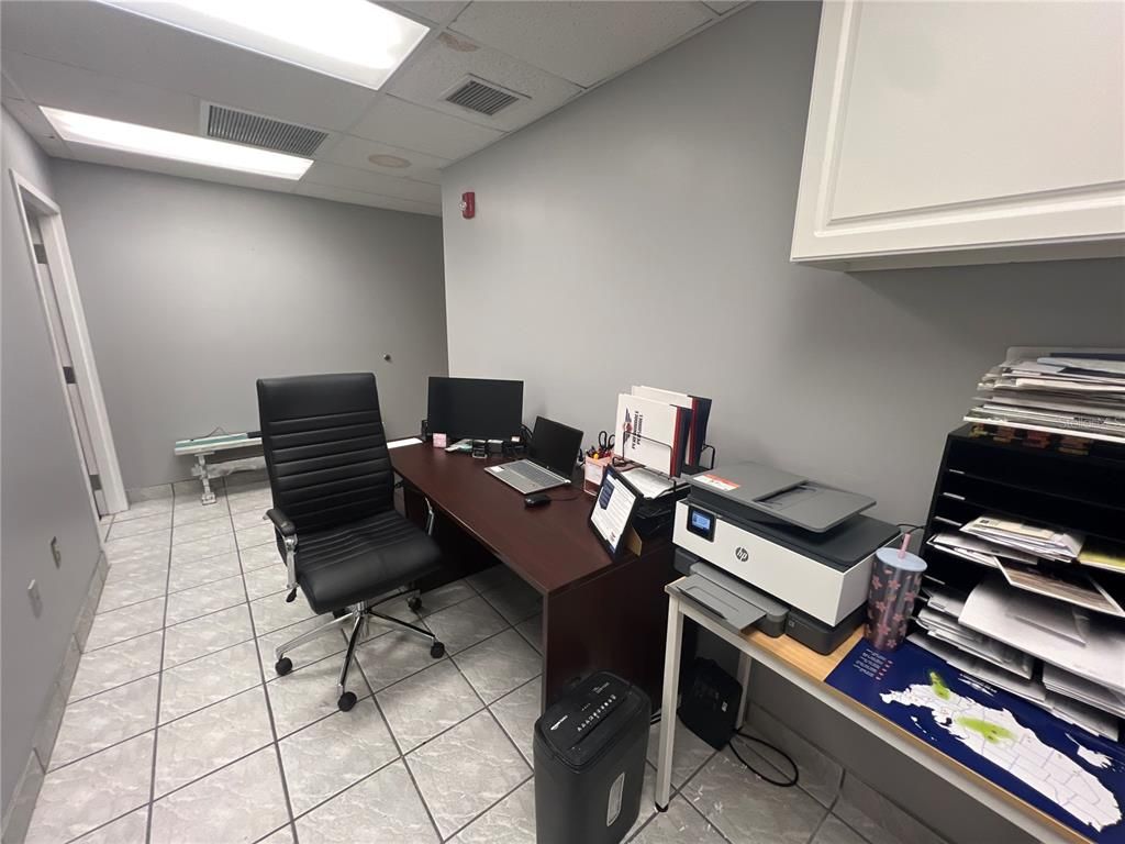 Home Office, Interior