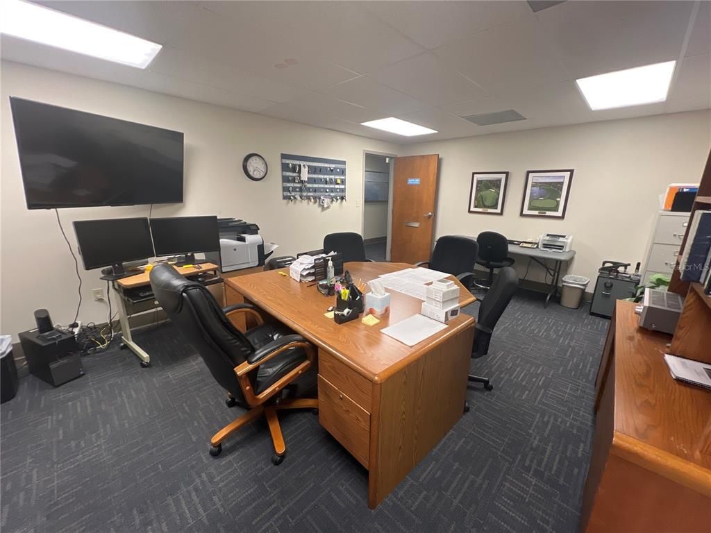 Home Office, Interior