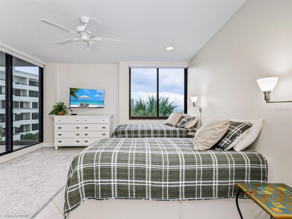 Bedroom, Interior, Recessed Lighting