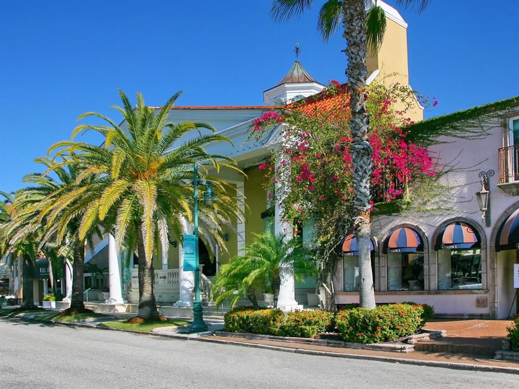 Exterior, Facade, Mediterranean