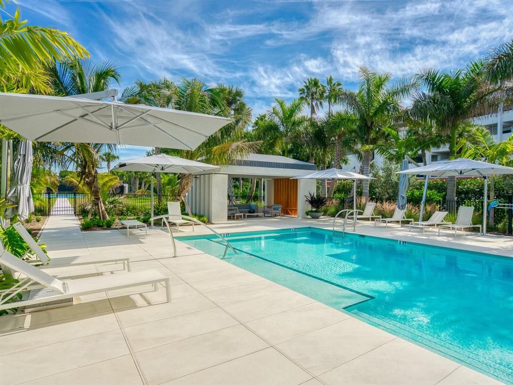 Exterior, Pool
