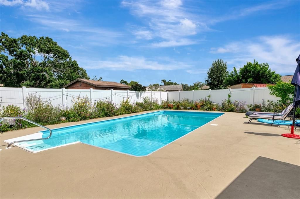 Exterior, Pool