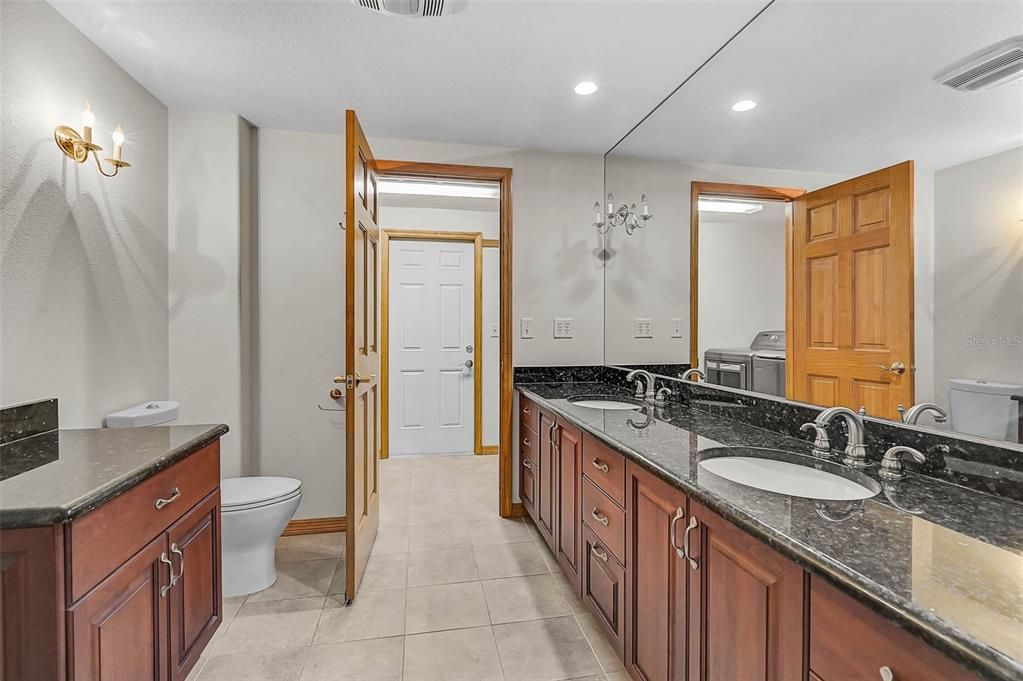 Bathroom, Dual Sink Vanities, Interior, Recessed Lighting
