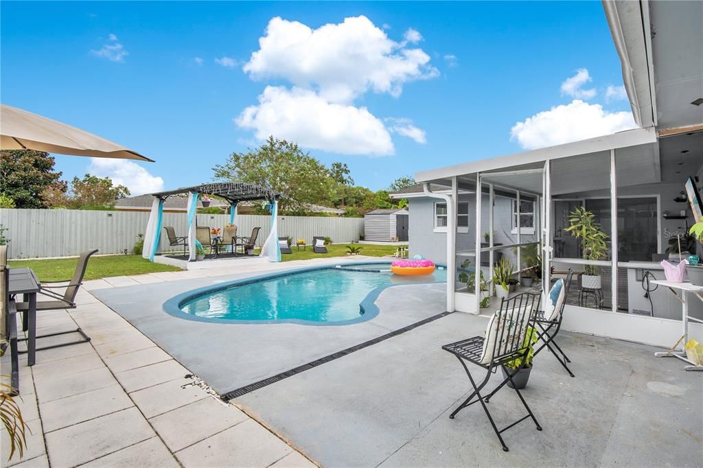 Exterior, Pool