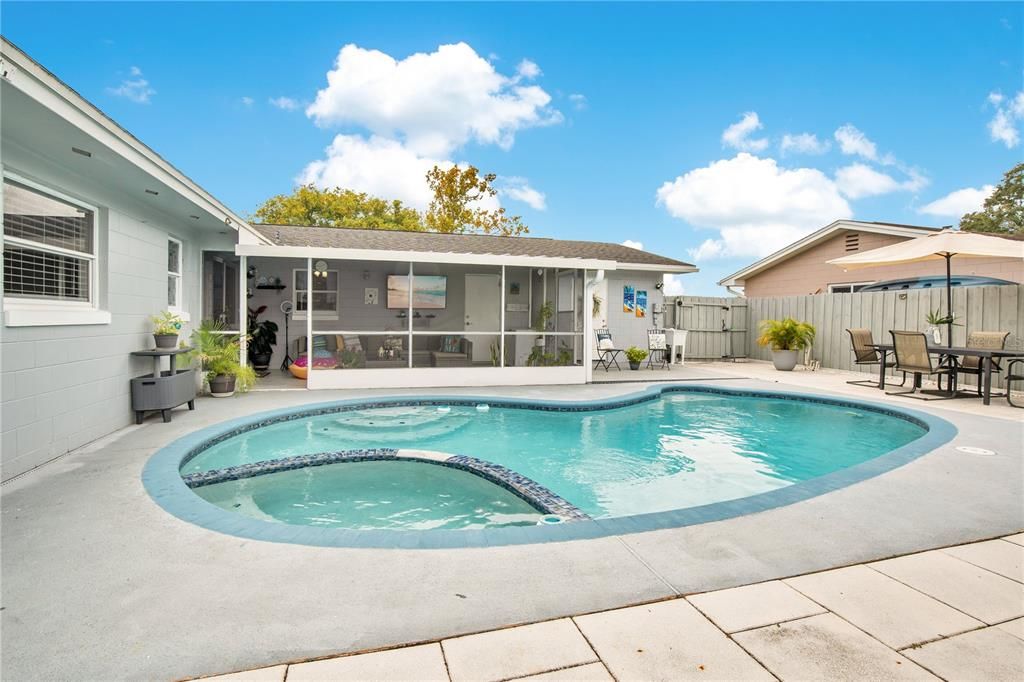 Exterior, Pool