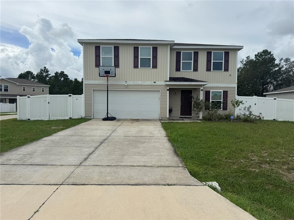 Attached, Exterior, Facade, Raised Ranch