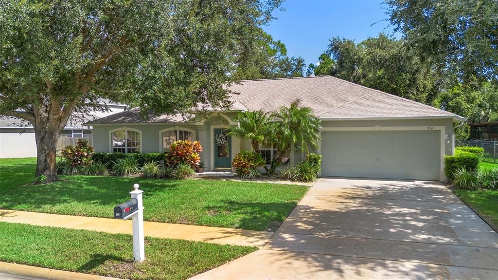 Attached, Exterior, Facade, Ranch