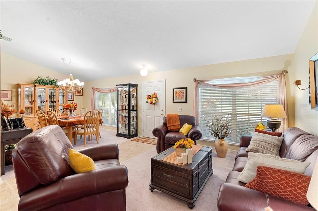 Chandelier, Dining room, Interior, Living room