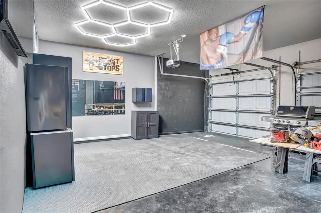 Garage, Interior