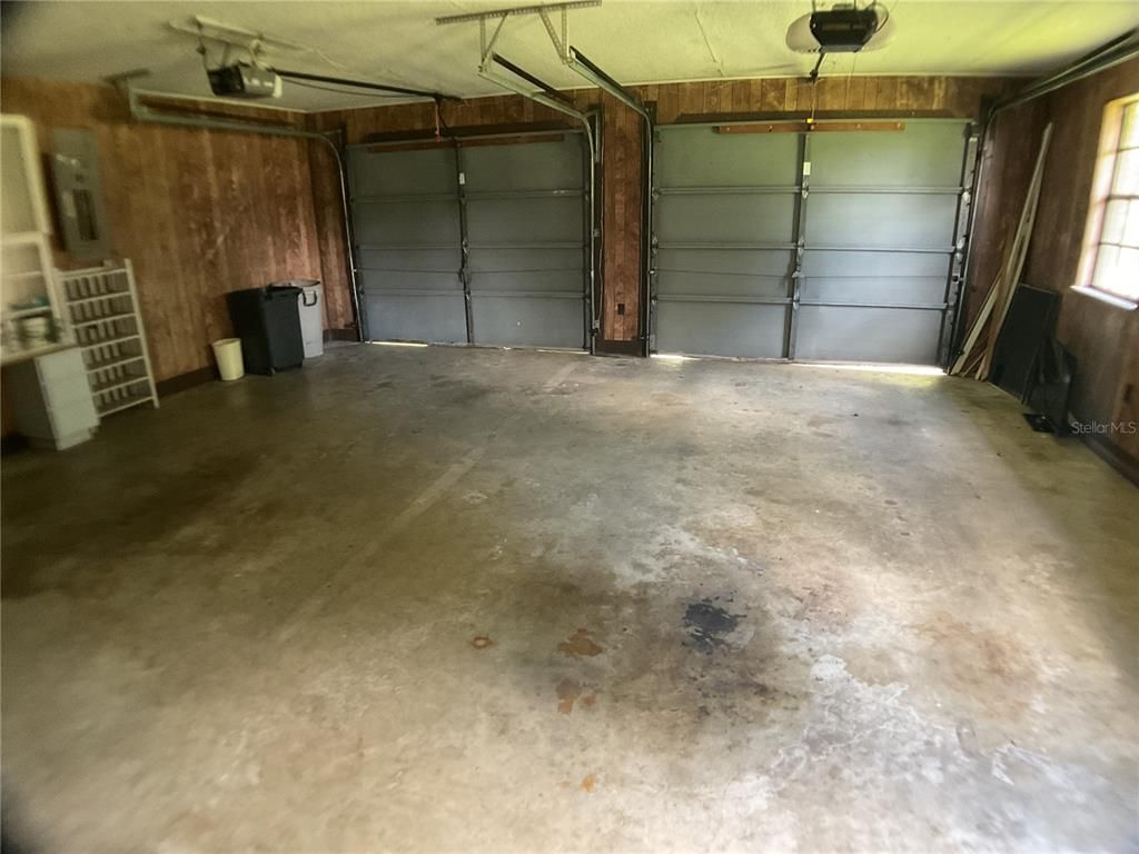 Garage, Interior