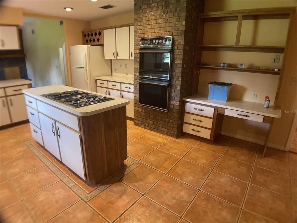 Interior, Kitchen, Recessed Lighting, Stone Walls