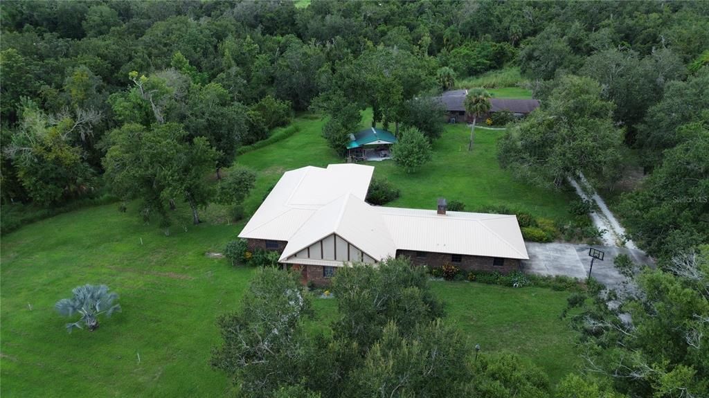 Exterior, Drone