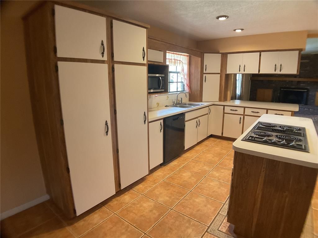 Interior, Kitchen, Recessed Lighting