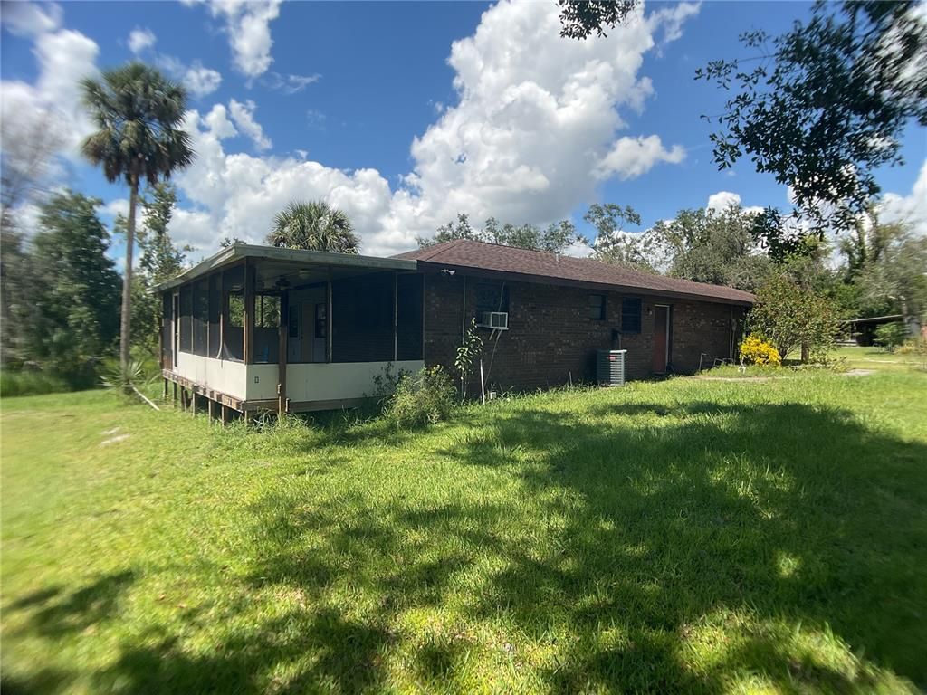 Backyard, Exterior