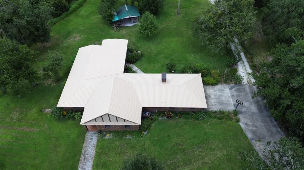 Exterior, Drone