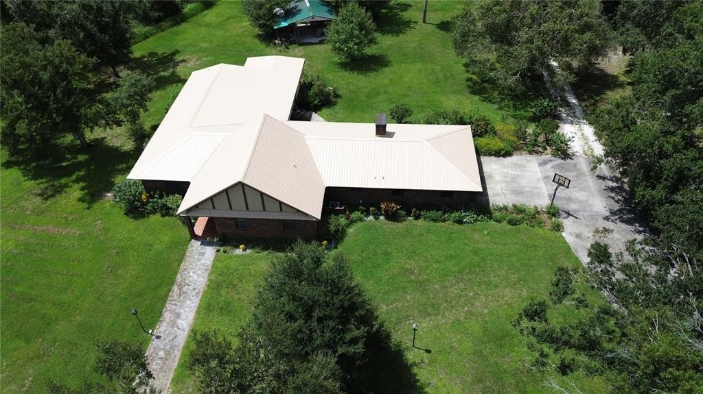 Exterior, Drone