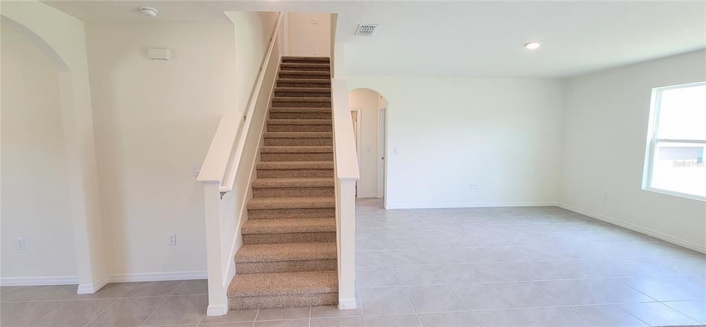 Empty room, Interior, Recessed Lighting