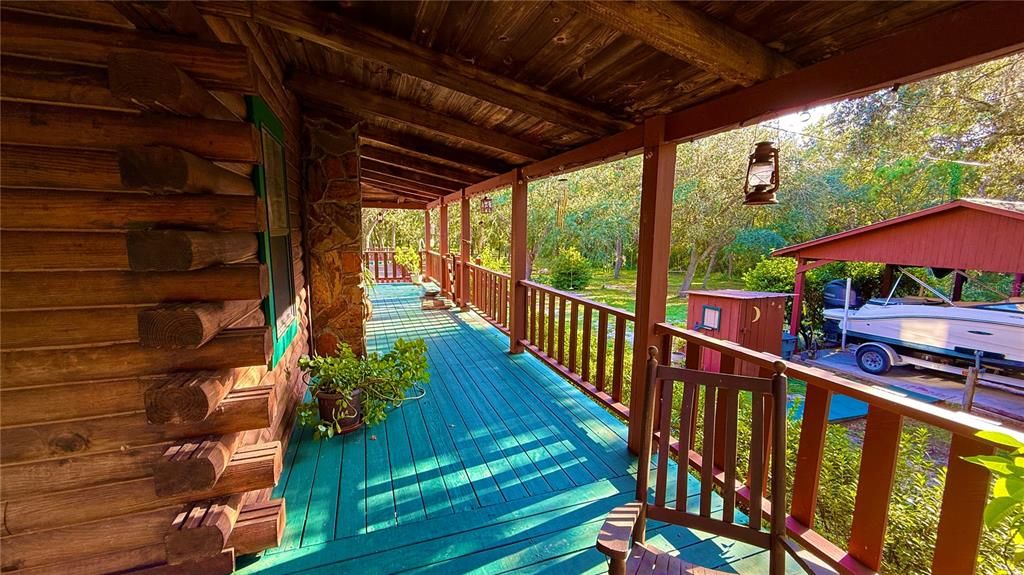 Exterior, Wooden Beams