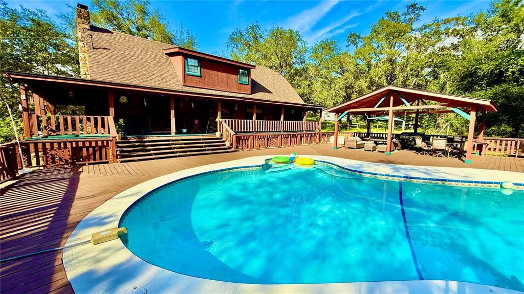 Exterior, Pool