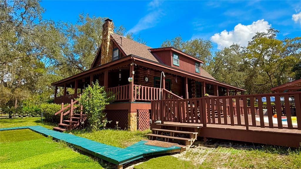 Backyard, Exterior
