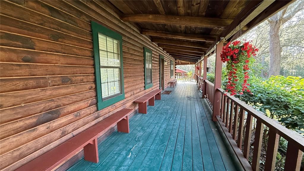 Exterior, Wooden Beams