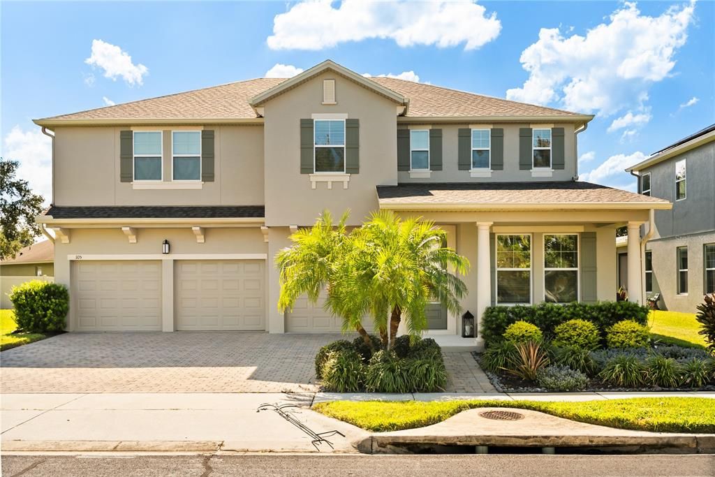 Attached, Exterior, Facade, Mediterranean