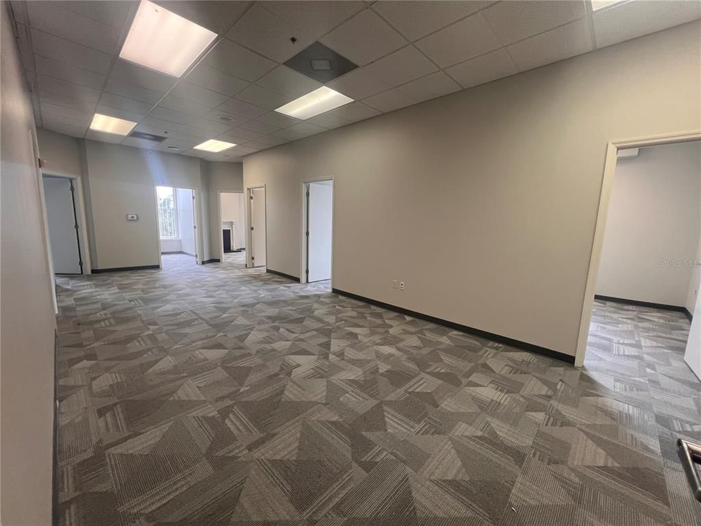 Empty room, Interior, Recessed Lighting