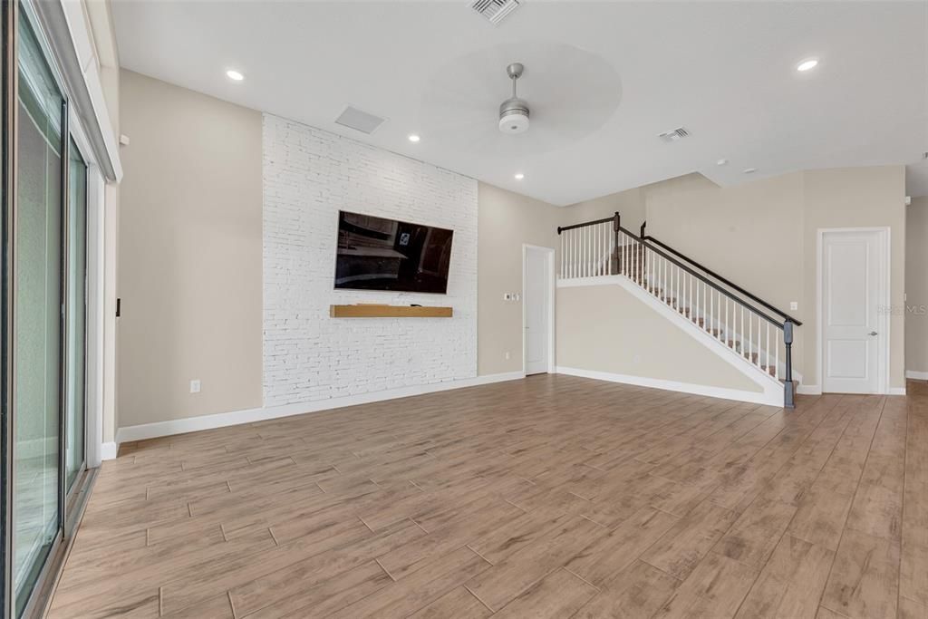 Empty room, Interior, Recessed Lighting, Wood Texture Flooring