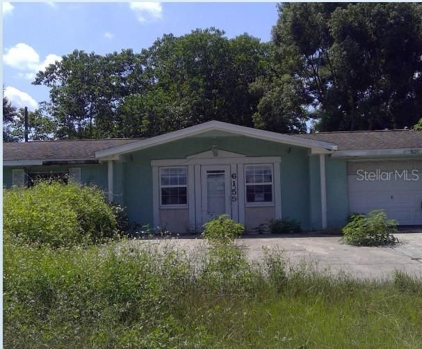 Attached, Exterior, Facade, Ranch