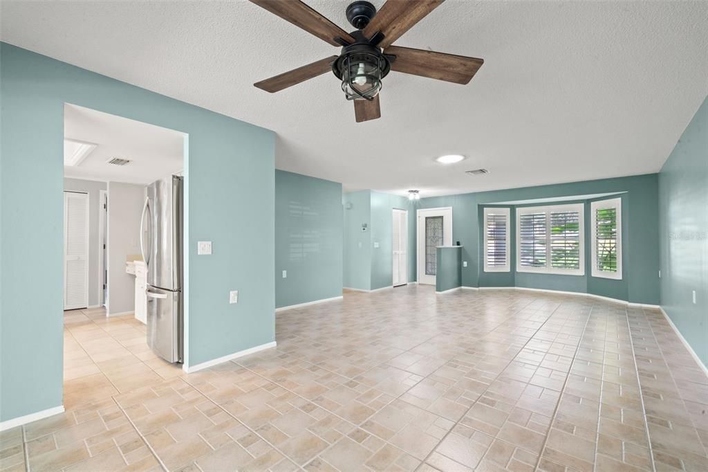 Empty room, Interior, Recessed Lighting