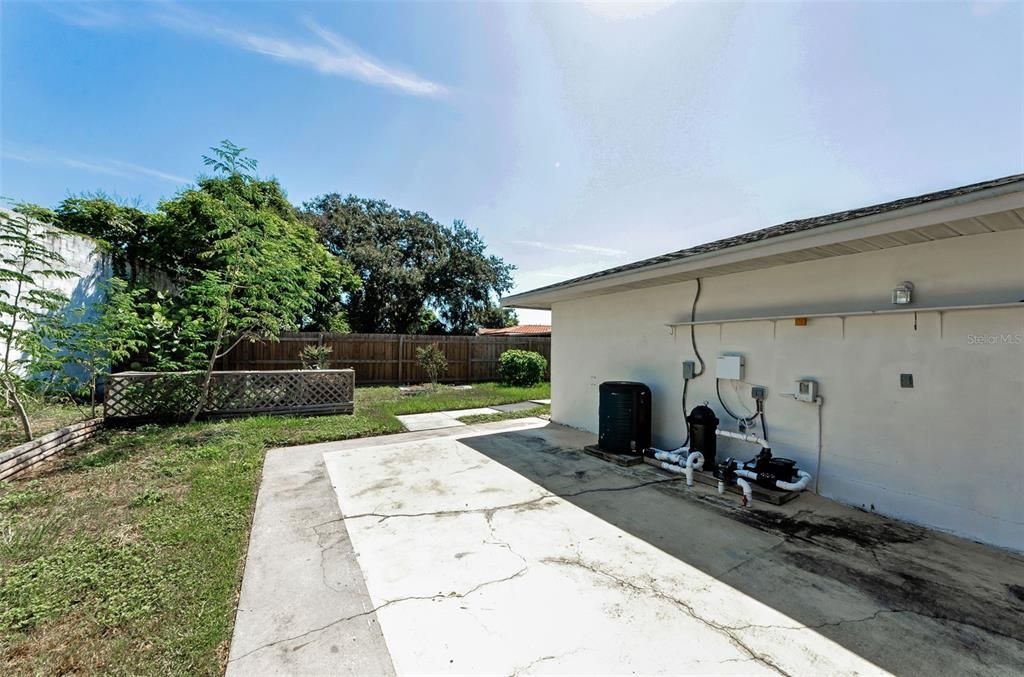 Backyard, Exterior
