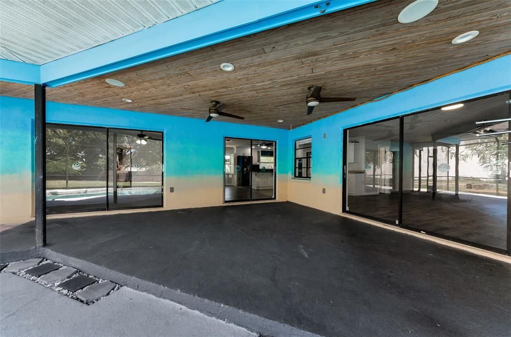 Empty room, Interior, Recessed Lighting