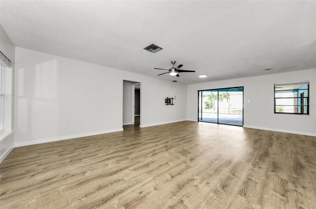 Empty room, Interior, Recessed Lighting, Wood Texture Flooring