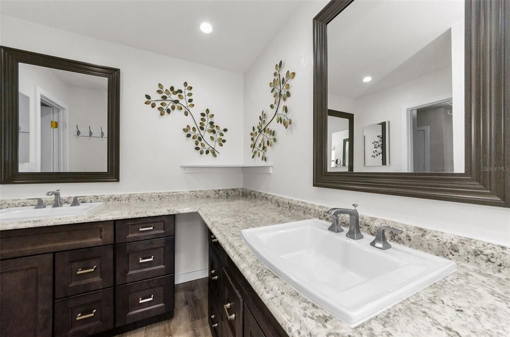 Bathroom, Dual Sink Vanities, Interior, Recessed Lighting