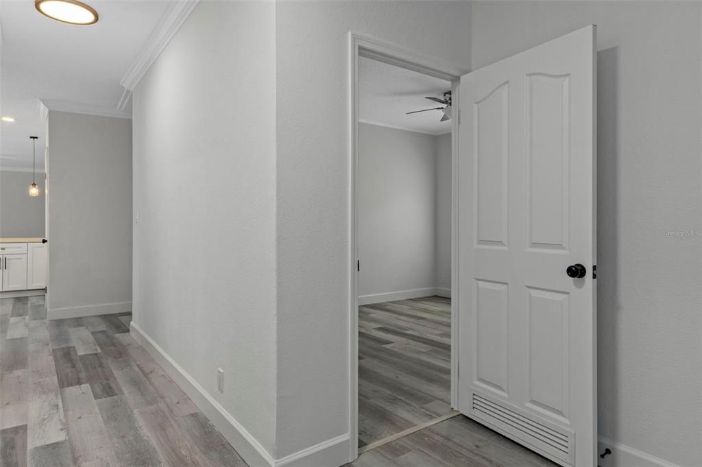 Interior, Pendant Lights, Recessed Lighting, Wood Texture Flooring
