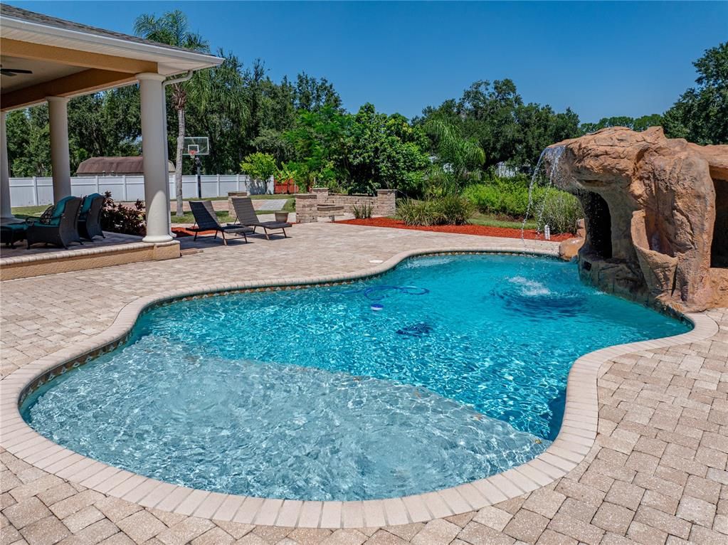 Exterior, Pool