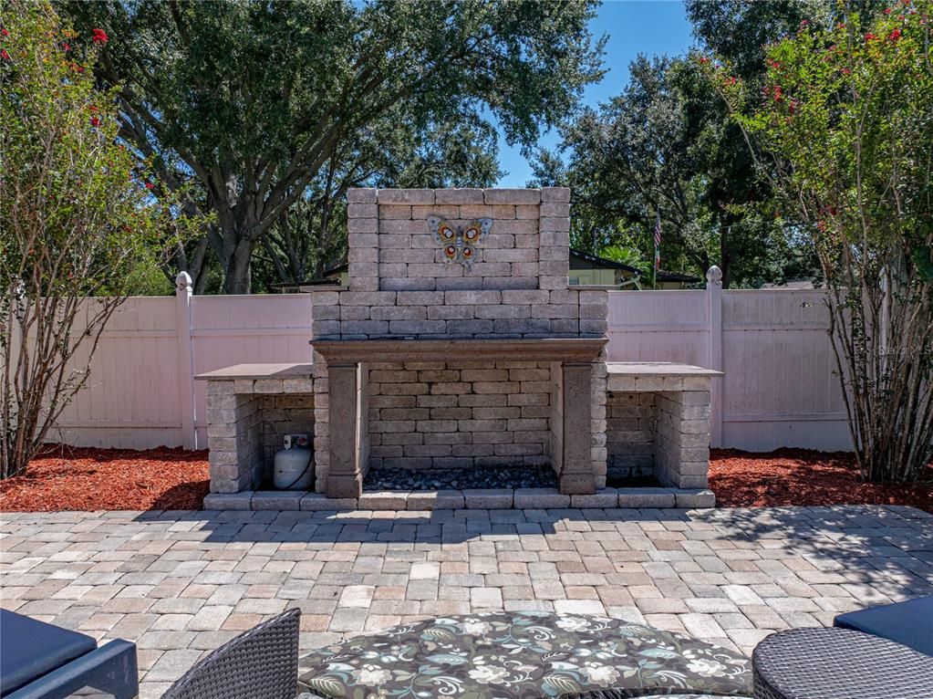 Exterior, Outdoor Kitchen